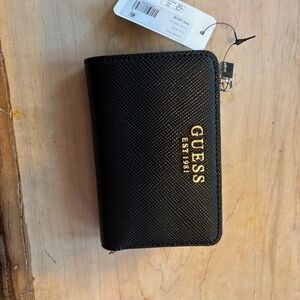 Mew Guess woman’s wallet